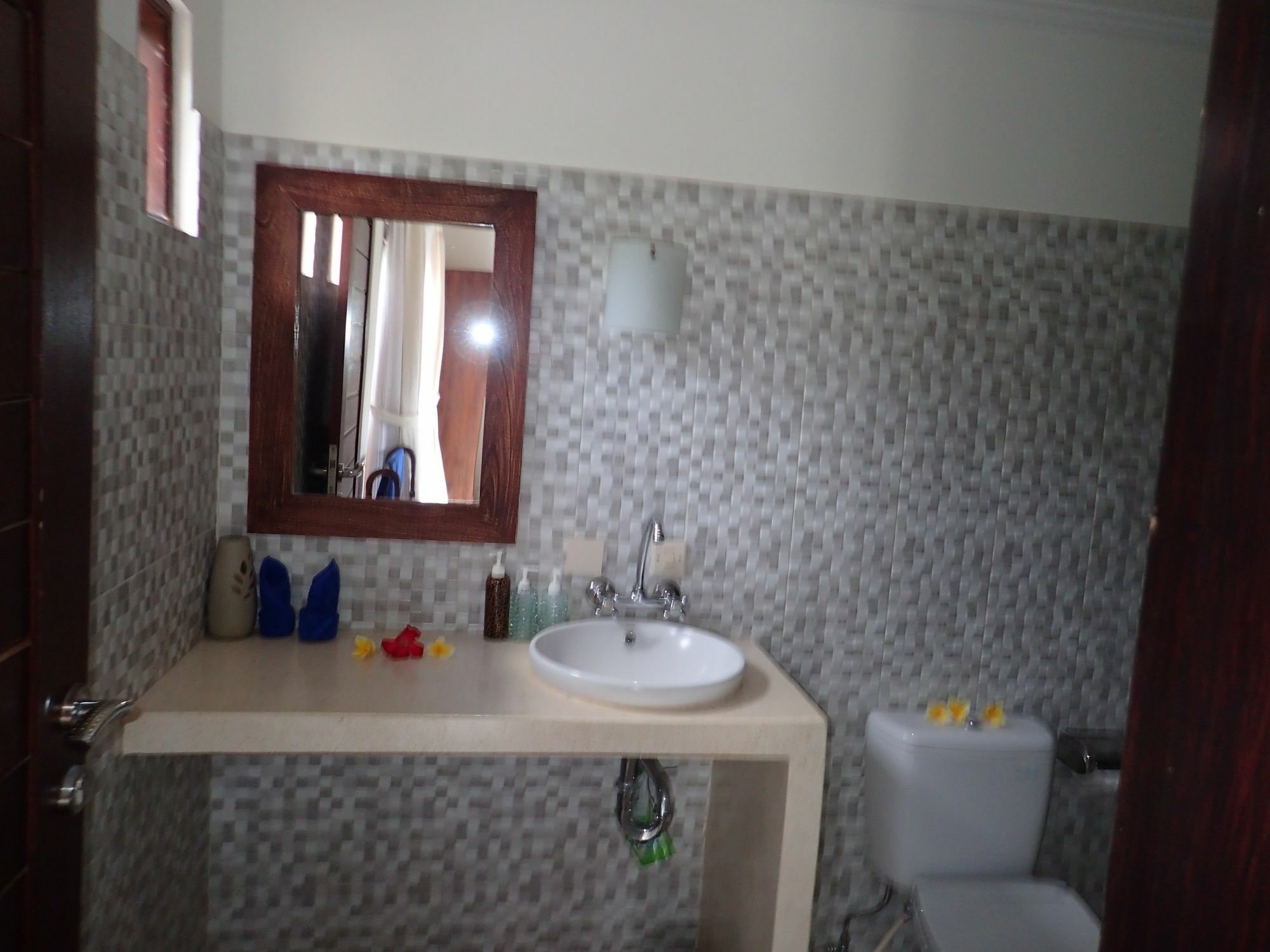 אמד Alami Resort, Restaurant And Dive Center מראה חיצוני תמונה